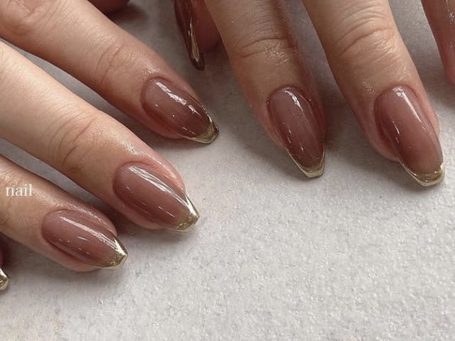 ぷっくり、パキッと飛び散らないミラーフレンチ　やり方２種類