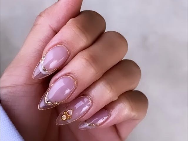 クリア囲みフレンチnail❤︎のやり方