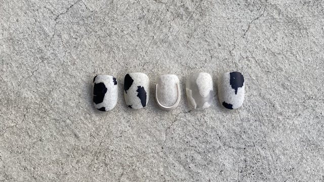 Stylish cowネイルのやり方