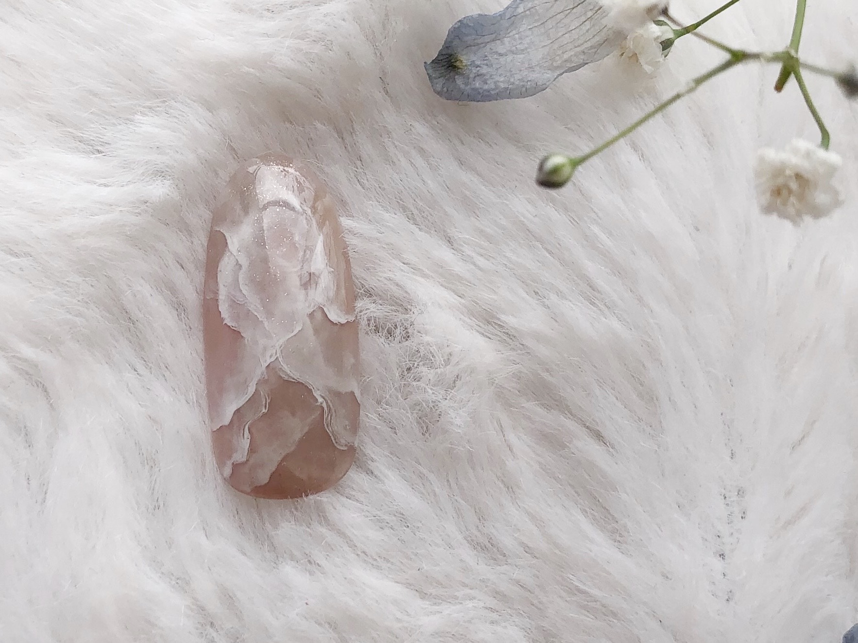 【奥行き感出すための技法】ふんわり天然石ネイルのやり方 で徹底解説彡の紹介画像1