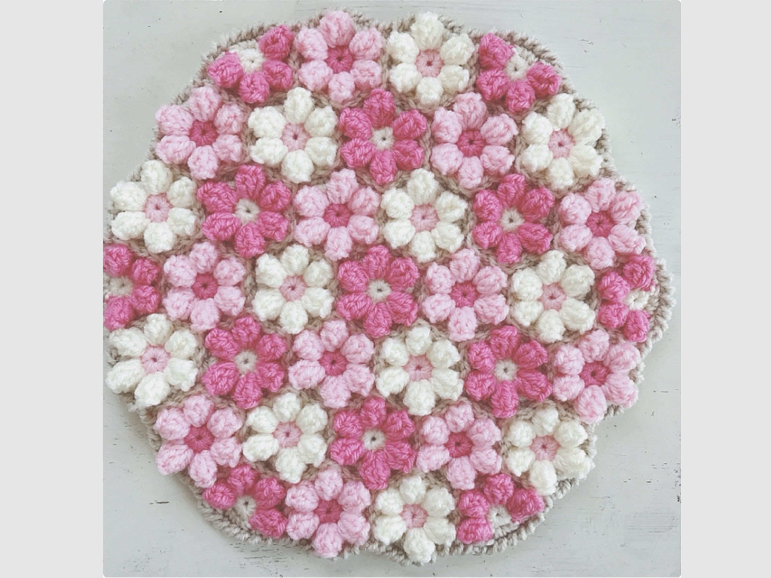 お花モチーフの円座　モチーフのつなぎ方から完成まで［PDF編み図付き］