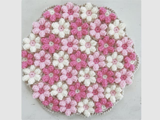 お花モチーフの円座　モチーフのつなぎ方から完成まで［PDF編み図付き］