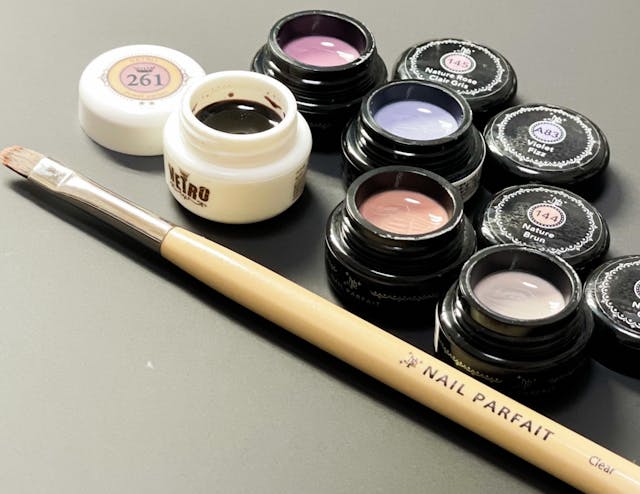 ベタベタとはもうさようなら！ジェルボトルや筆を綺麗に保つ方法