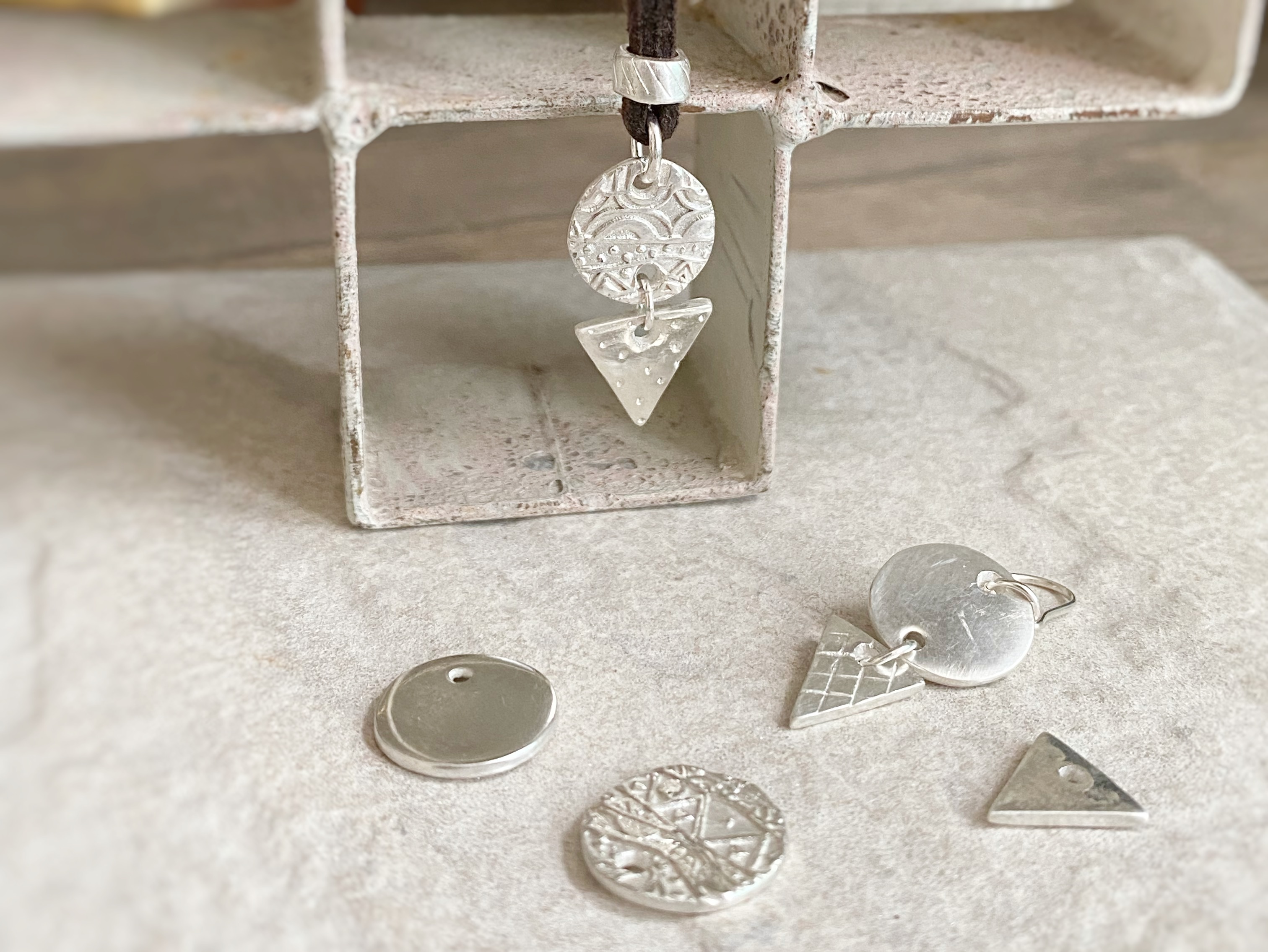 ［柄付き］プレートシルバーのアクセサリー作り方(基礎編)