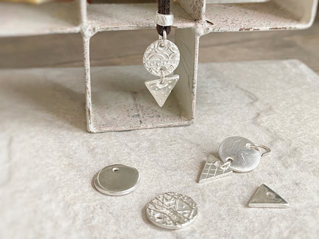 ［柄付き］プレートシルバーのアクセサリー作り方(基礎編)