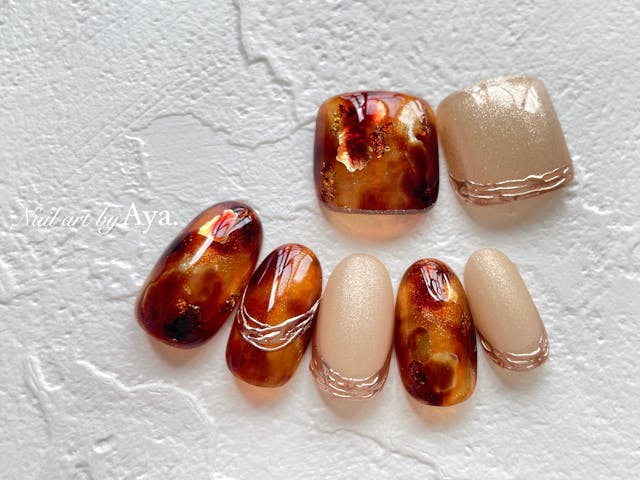 キラキラ輝くべっ甲ネイルのやり方