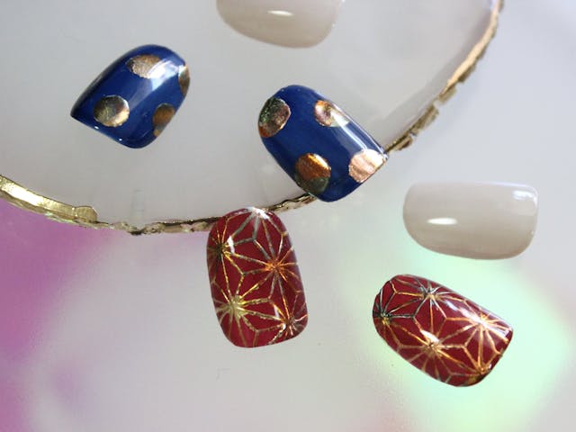 画材を使用した【箔押しネイル】の作り方