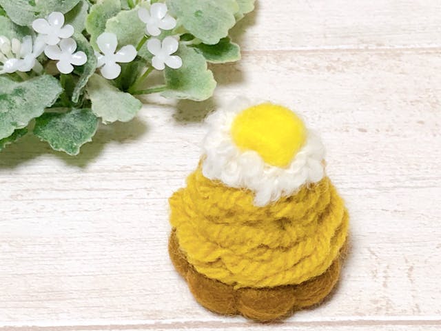 花型の土台を使って作る「モンブラン」