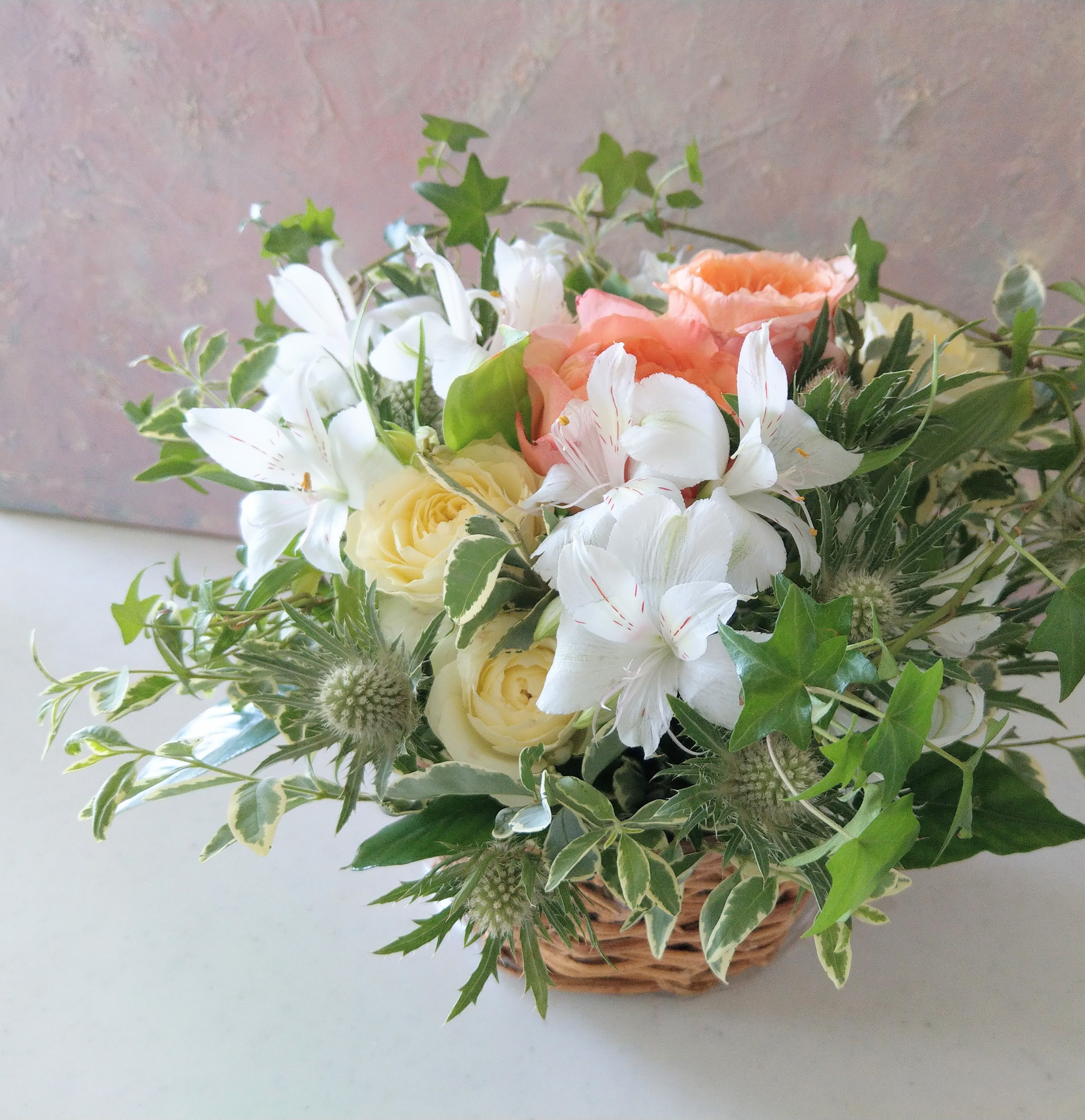 1回完結レッスン】基本のラウンドバスケットアレンジの作り方 | FANTIST