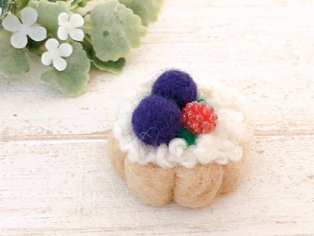 花型の土台を使って作る「ベリーのタルト」