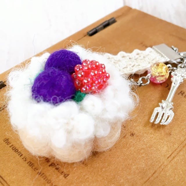 「花型の土台」を使って作るベリーのタルト