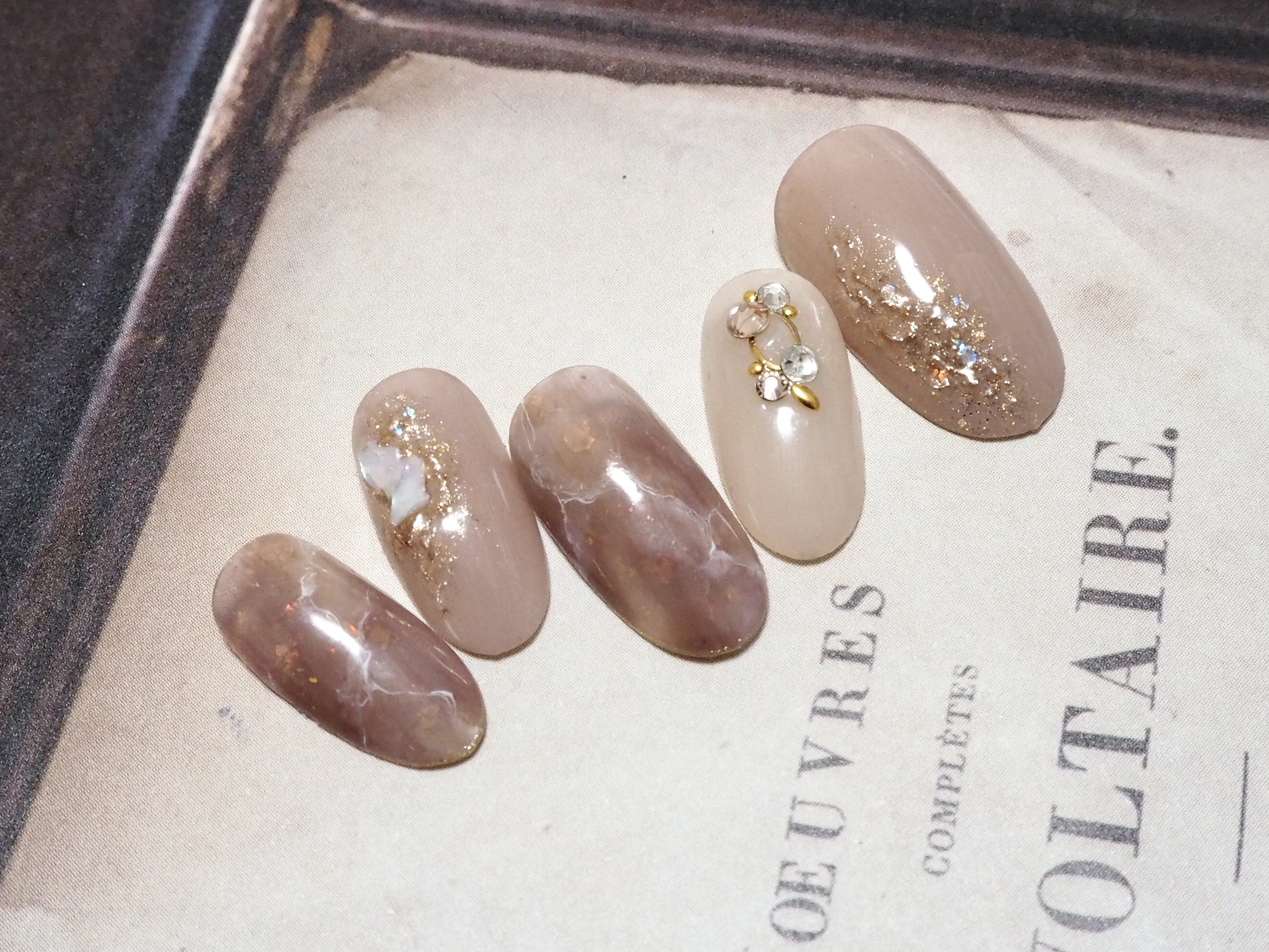 動画 なじむニュアンスネイルやり方 フィーグリア Fantist