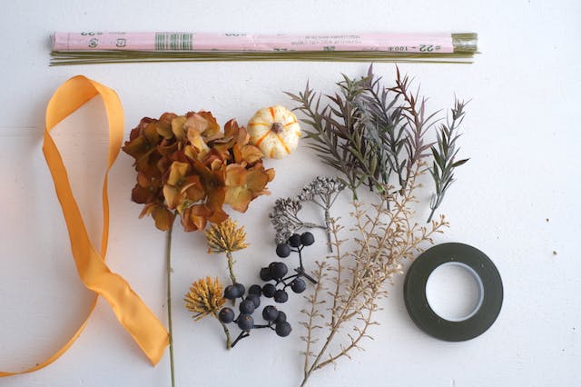 ワイヤーで作るかぼちゃのスワッグ