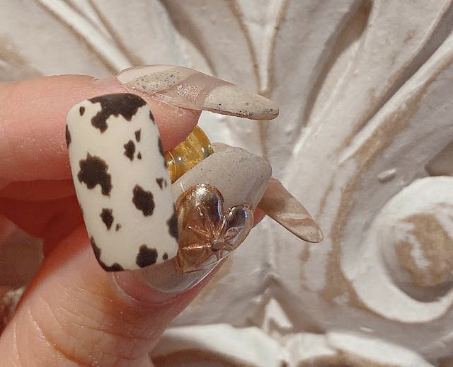 牛柄ネイルのやり方