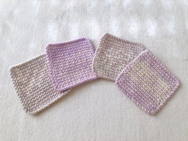 メリヤス細編みで編むニットコースター