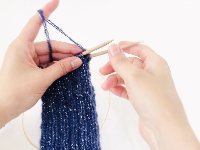 輪針で編み物