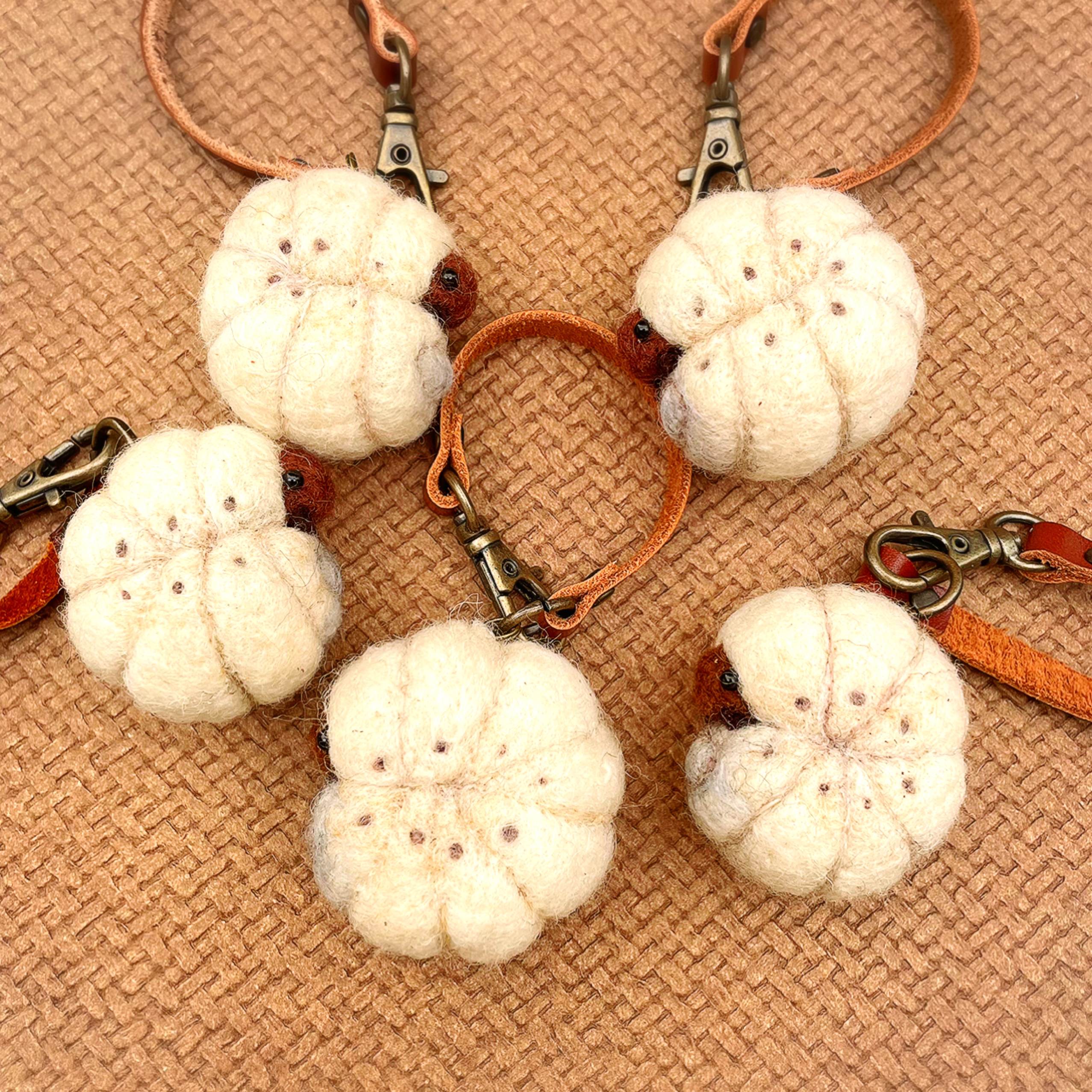 リアルでかわいいコロコロ幼虫の作り方　【初心者〜中級者】