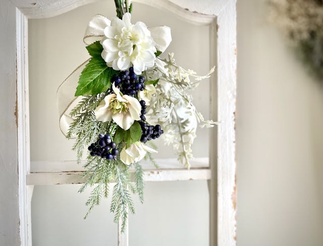 ホワイトクリスマス　スワッグ（壁飾り）