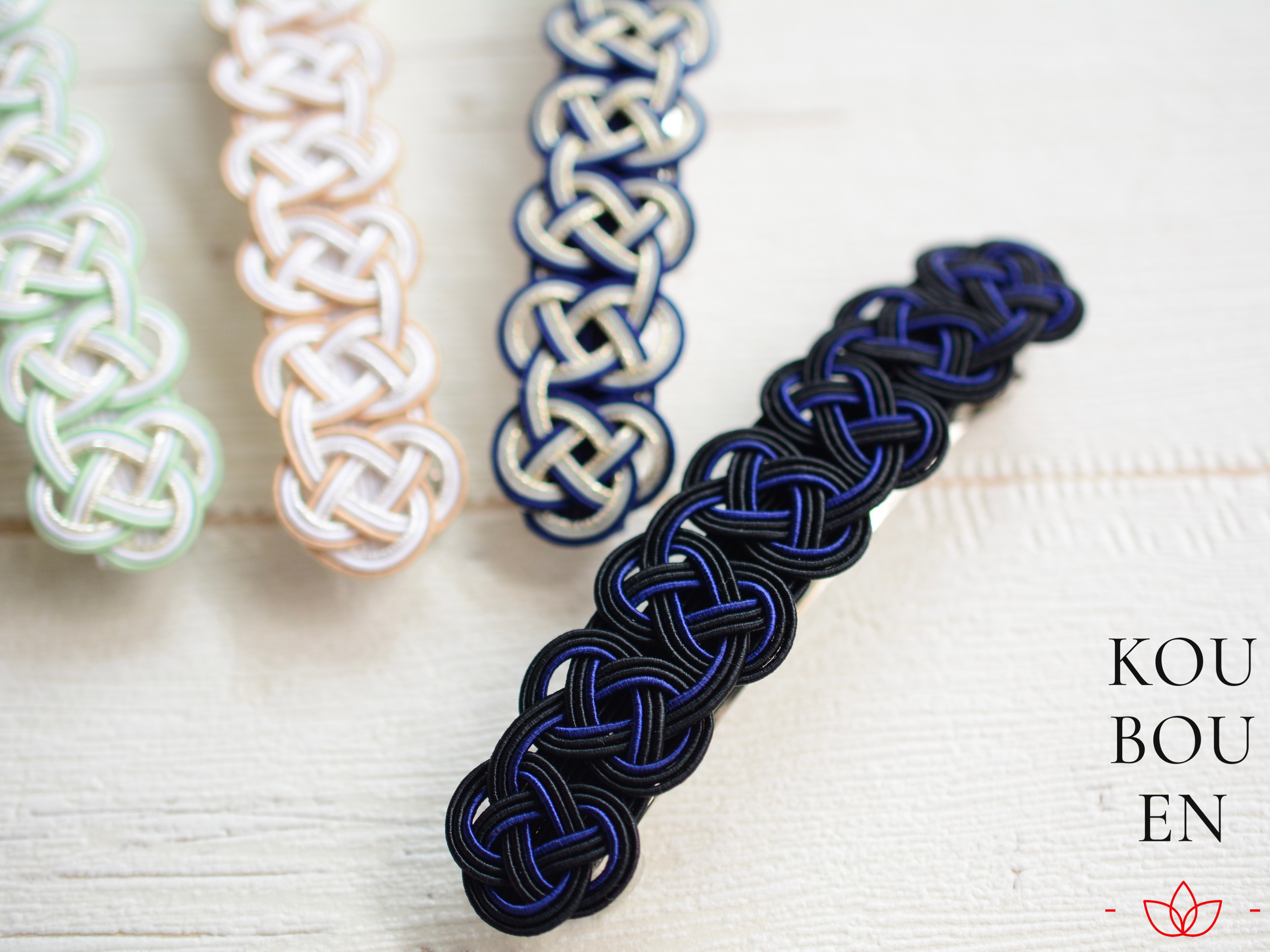 水引で結ぶ、「連続あわじ結び」のバレッタ