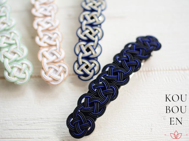 水引で結ぶ、「連続あわじ結び」のバレッタ