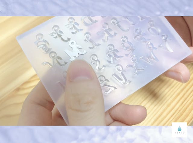 モールドを使ってアルファベットチャームを作ろう！