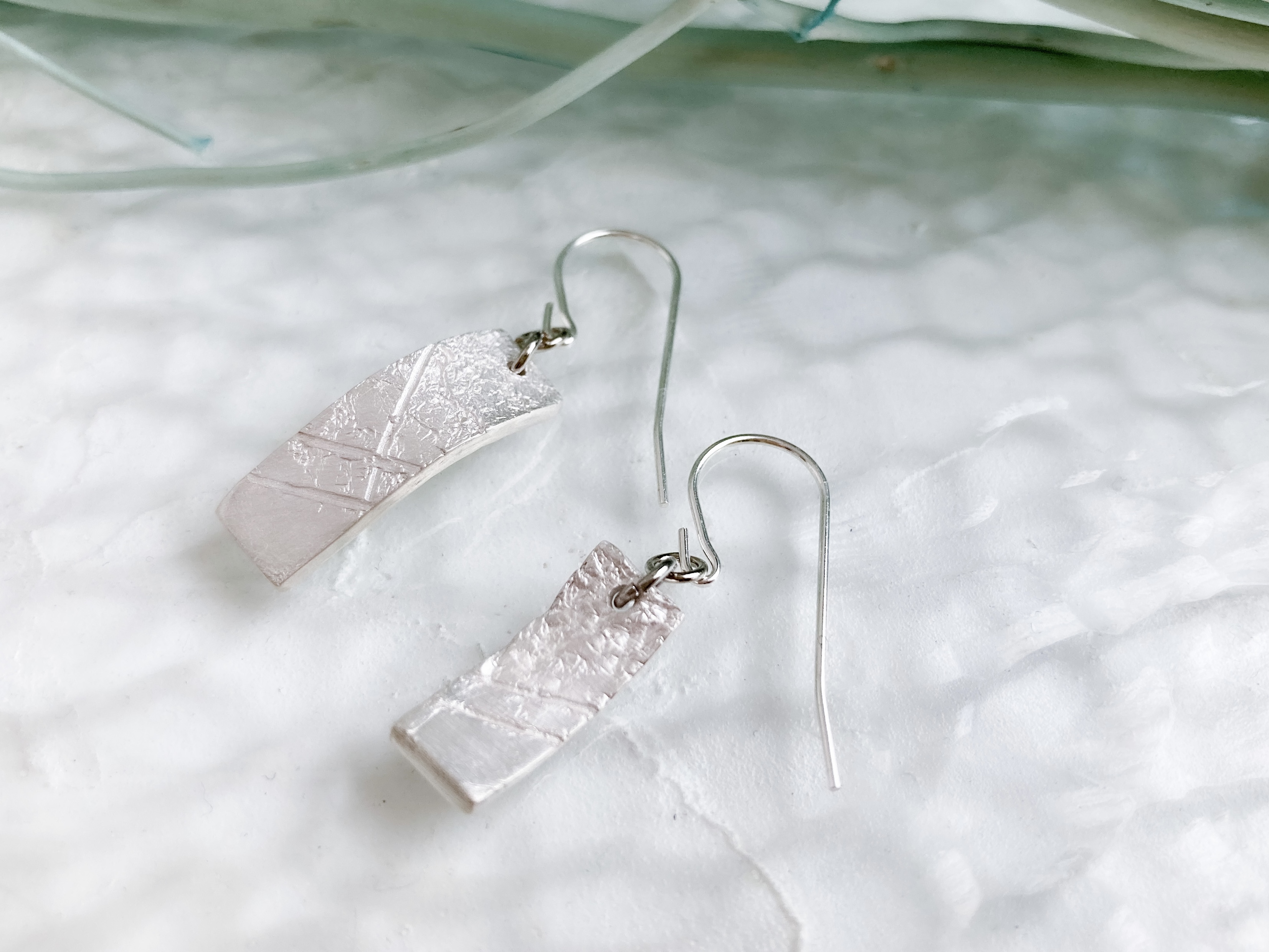 ローラーを使った四角プレートチャームの作り方