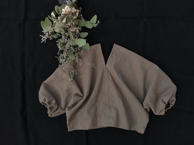 生地耳をつかった　簡単kids ふんわり袖Vネック