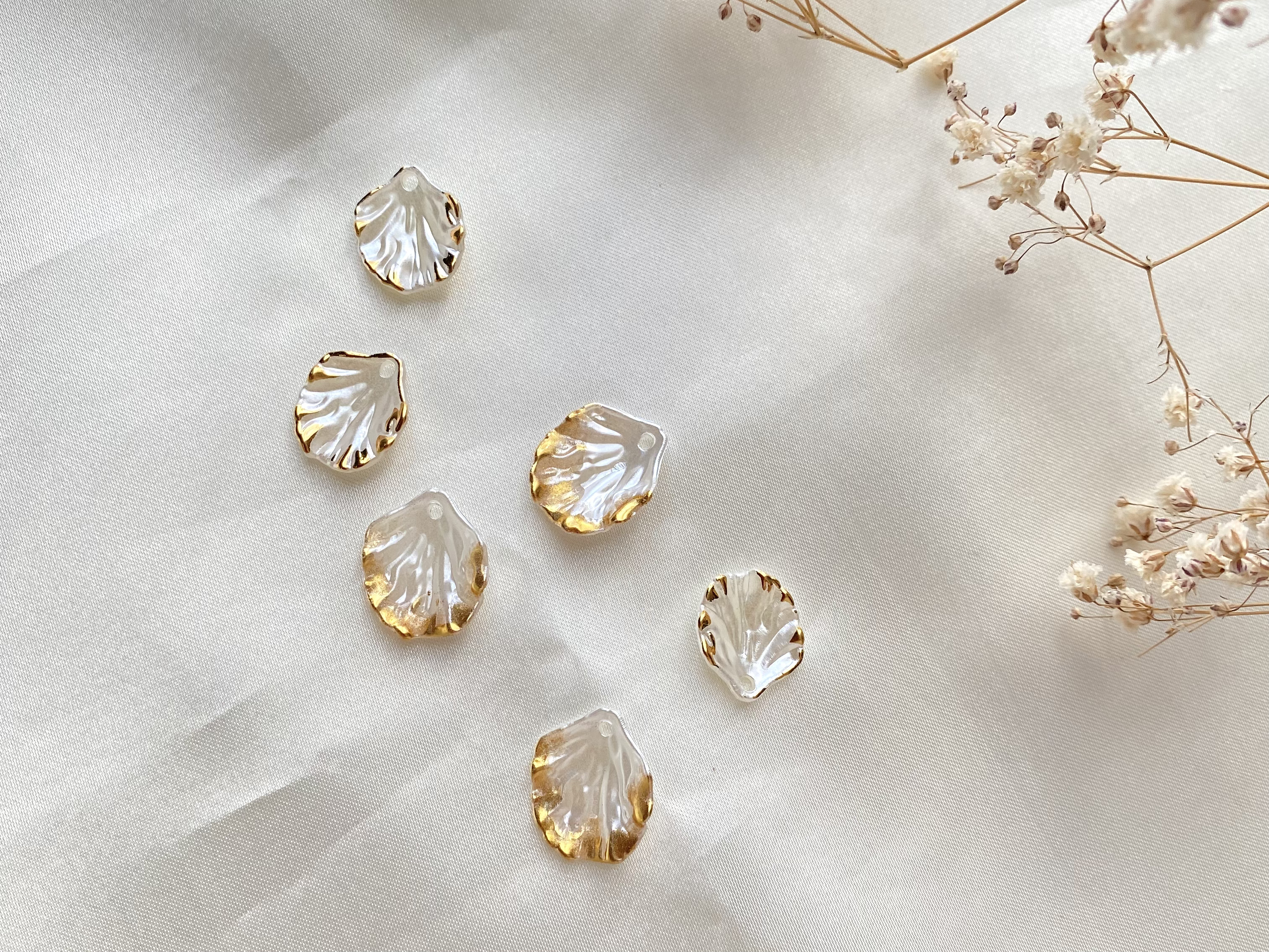 初心者さんでも簡単　ゴールドの縁取り花びらパーツの作り方