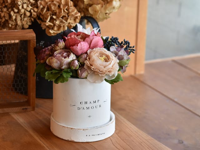 簡単オシャレ 誰でも作れるパリスタイルのフラワーボックス