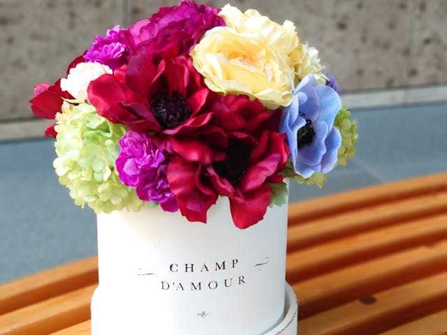 ビビットカラータイプもご用意しています