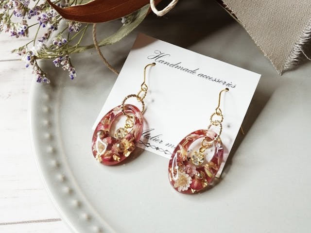 レジンで作るお花フープのピアス