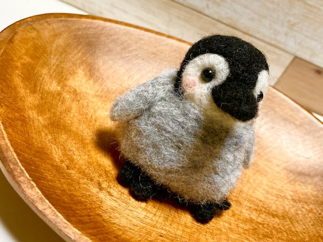 羊毛フェルトペンギンの赤ちゃん