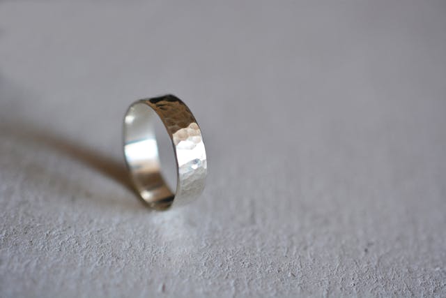 平打ち槌目リングの作り方