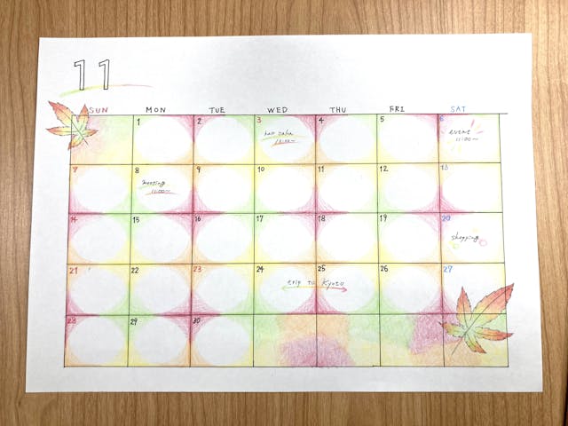 紅葉をイメージした色味のカレンダーで、心華やぐ毎日に