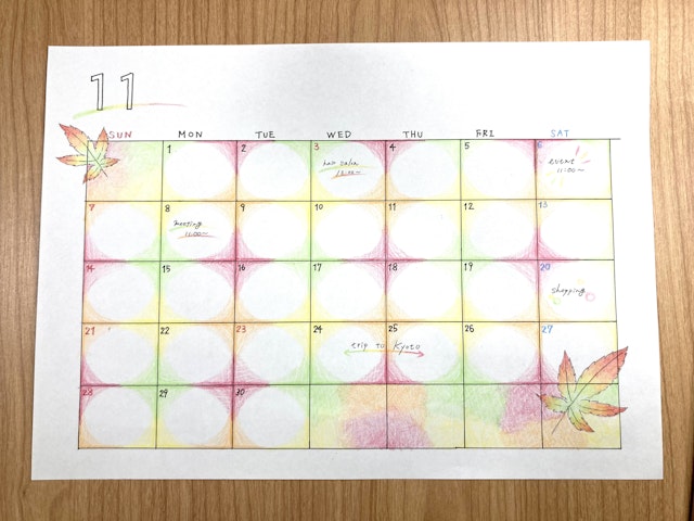 紅葉をイメージした色味のカレンダーで、心華やぐ毎日に