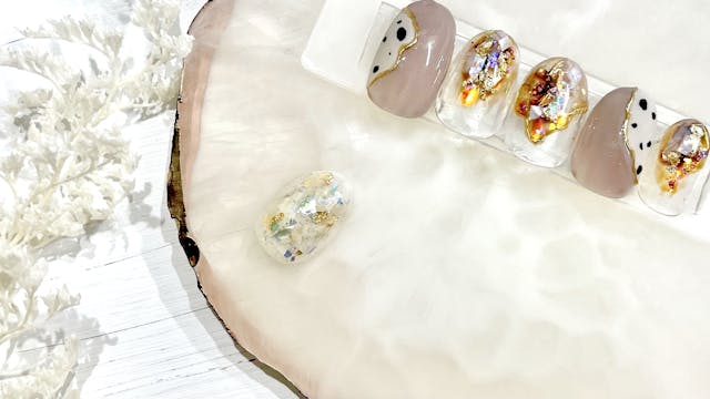 キラキラニュアンスネイル