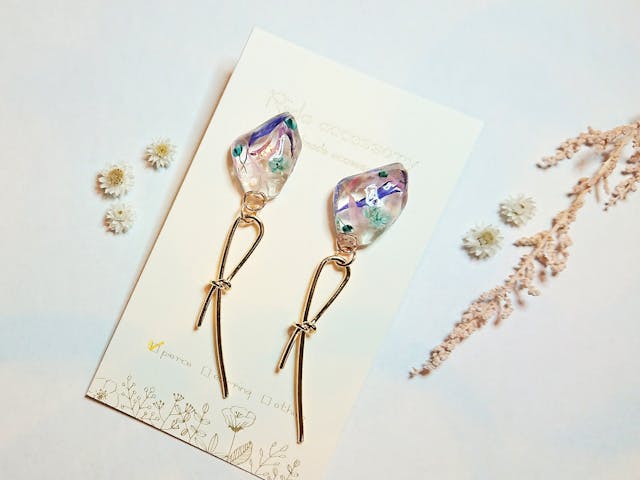 【初級者向け】初めてでも簡単に作れちゃう♪モールドで作るレジンアクセサリー