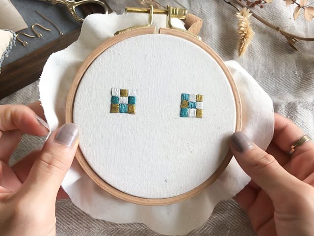 刺繍サテンステッチとフリンジ