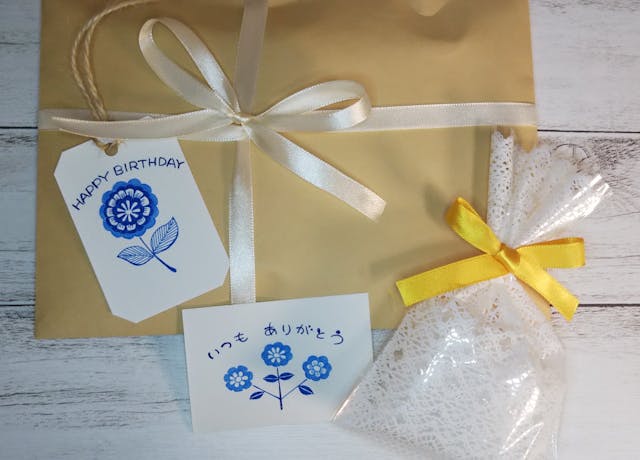 二色で描くお花