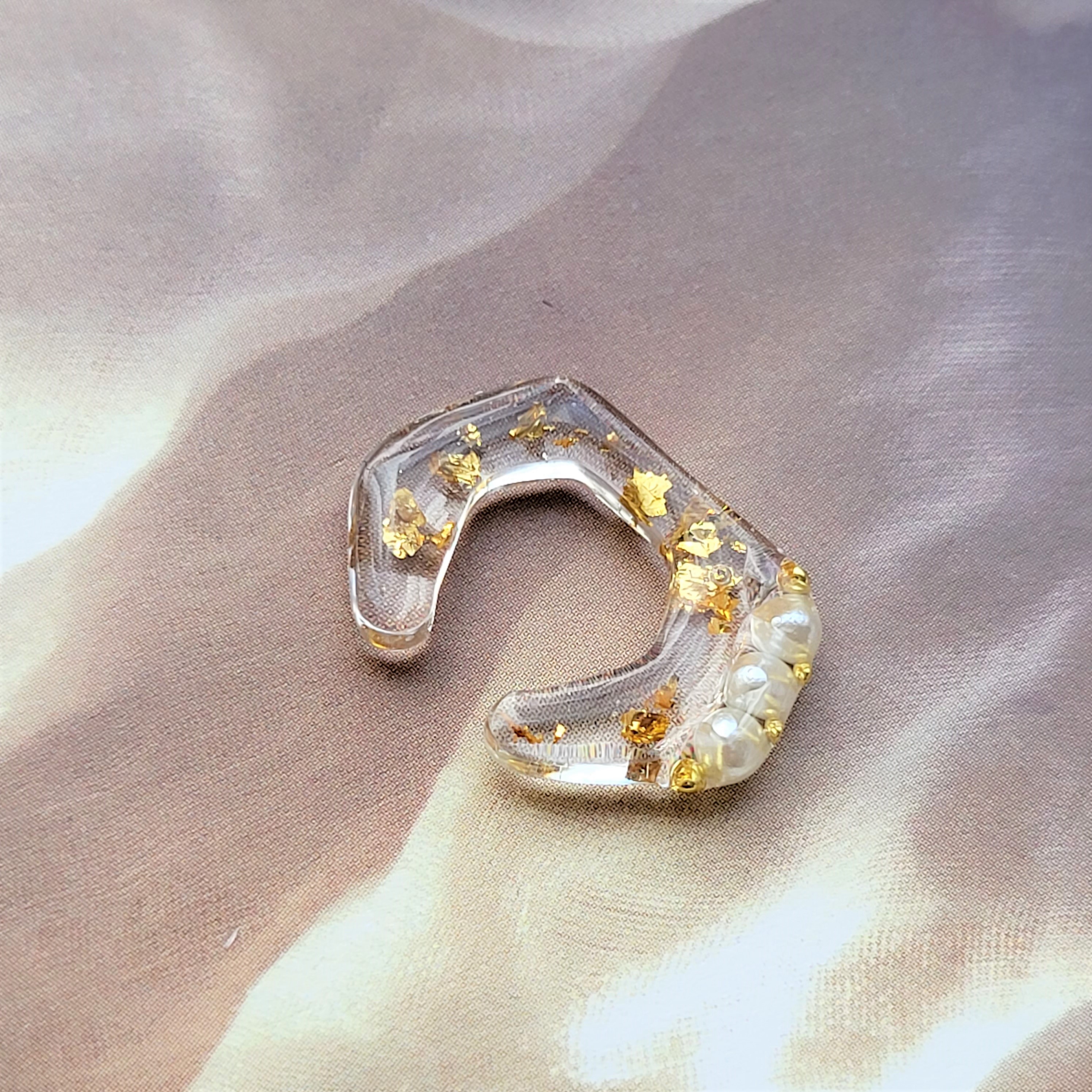 【LEDレジン初級】モールドを使った煌めくパールのイヤーカフ