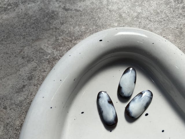 滲みもやもやネイルのやり方