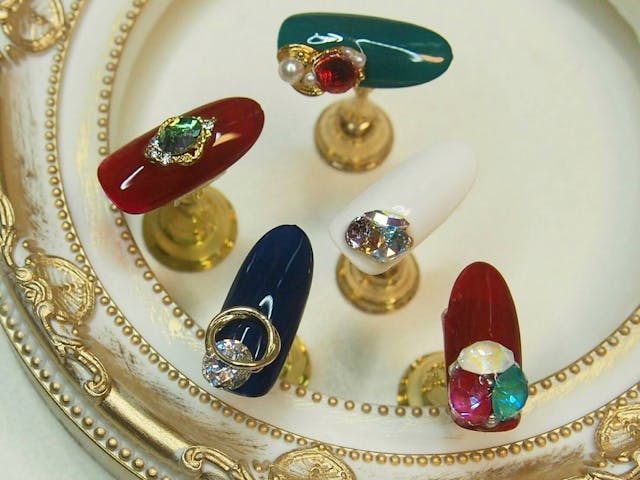 １ヶ月取れない!!ビジューの作り方＆パーツの取り付け方