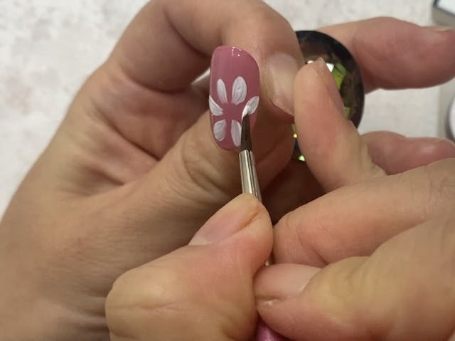 手描きフラワーネイル