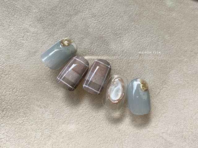 ”光り方”が絶妙すぎる！アクセサリーネイルの作り方