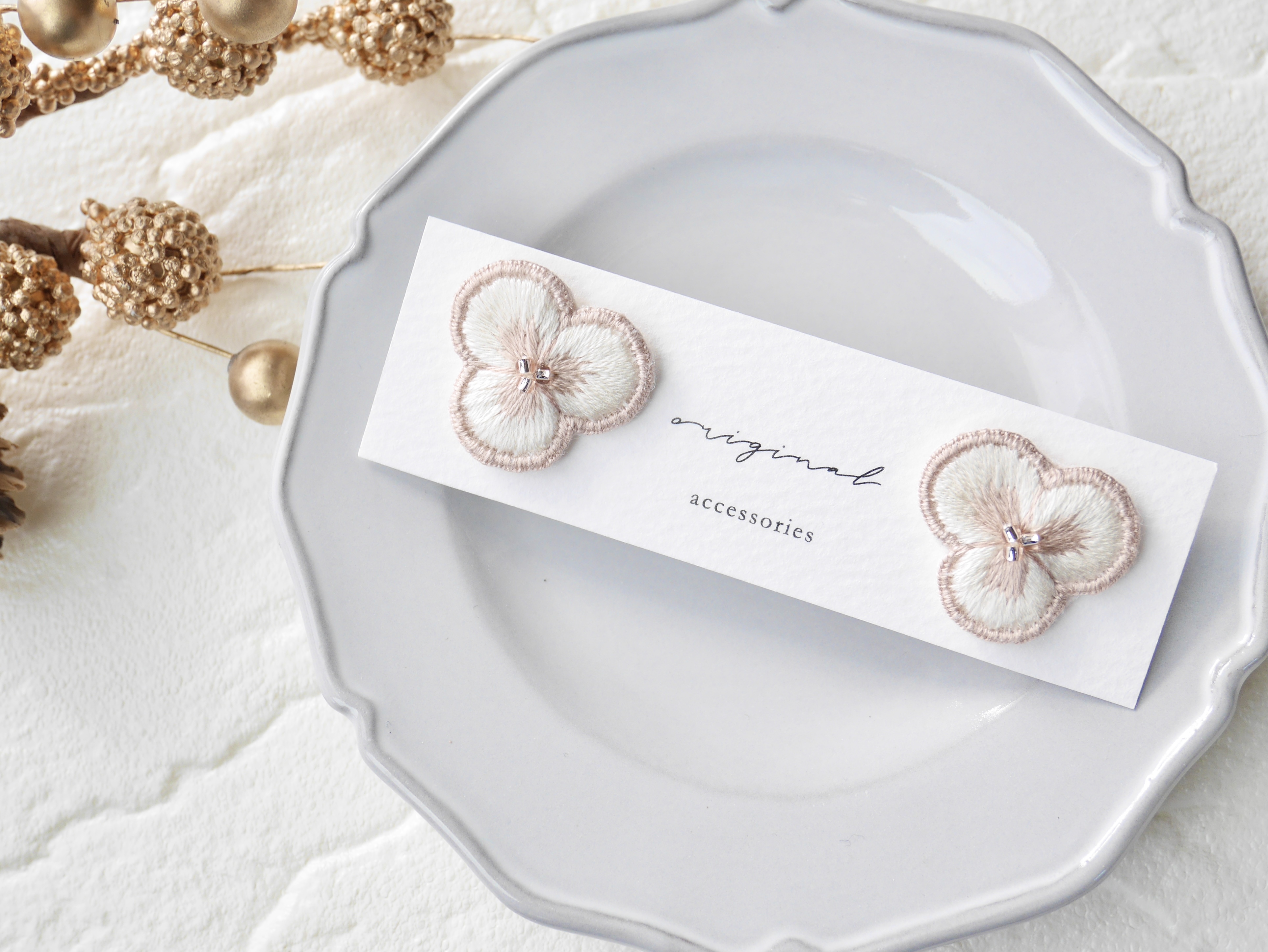 お花刺繍のピアス(イヤリング)の作り方