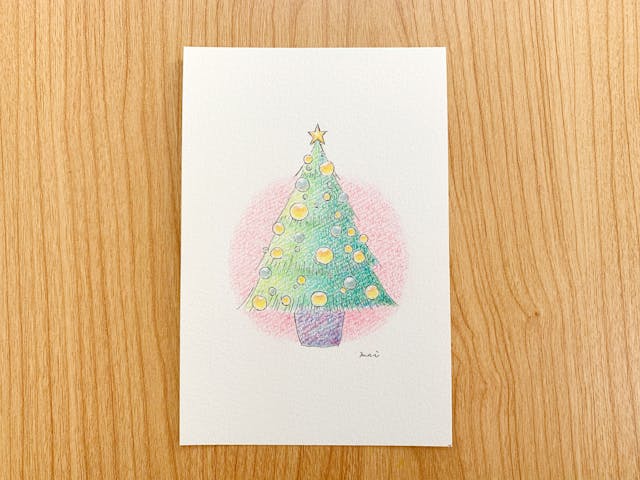 色鉛筆で描くやわらかなクリスマスツリー