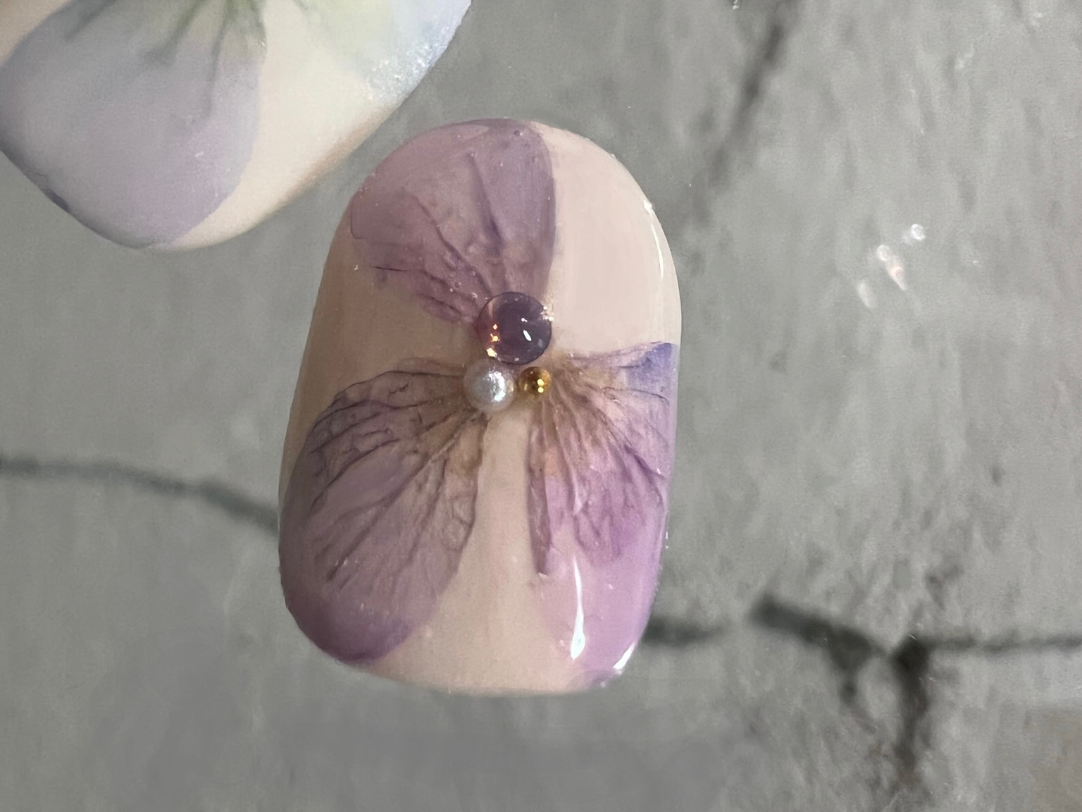 異素材を使ったリアルフラワーネイル【紫陽花petals】の作り方