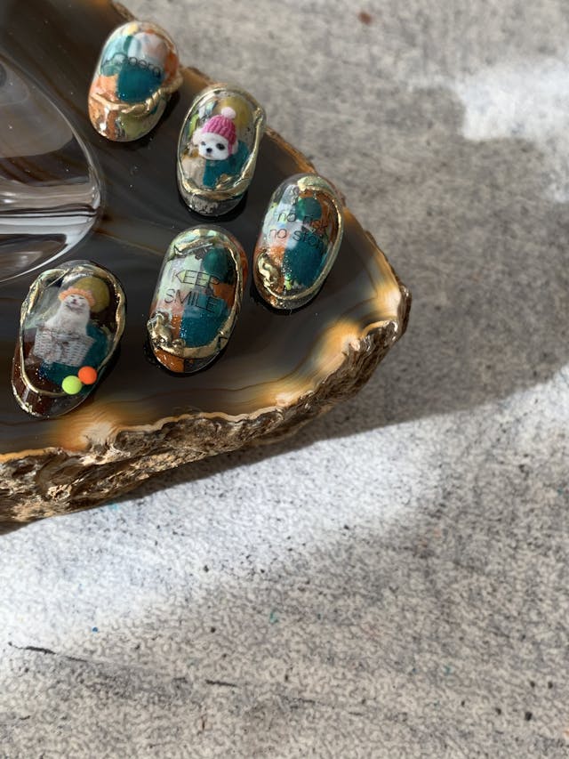 ホイルとジェルとステッカーでお洒落なニュアンスアート