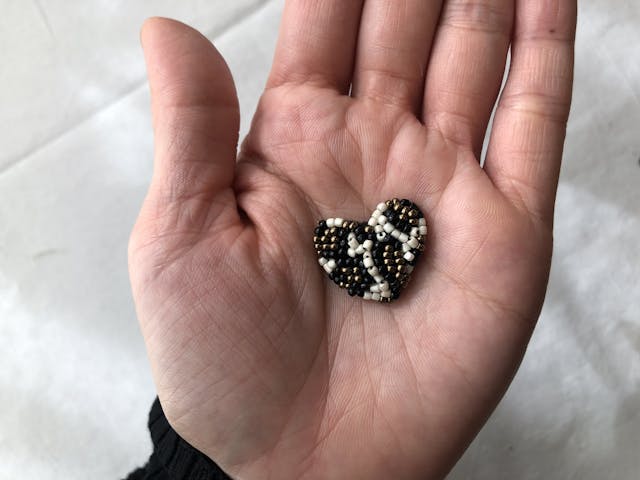 フリーハンドで手軽にビーズ刺繍