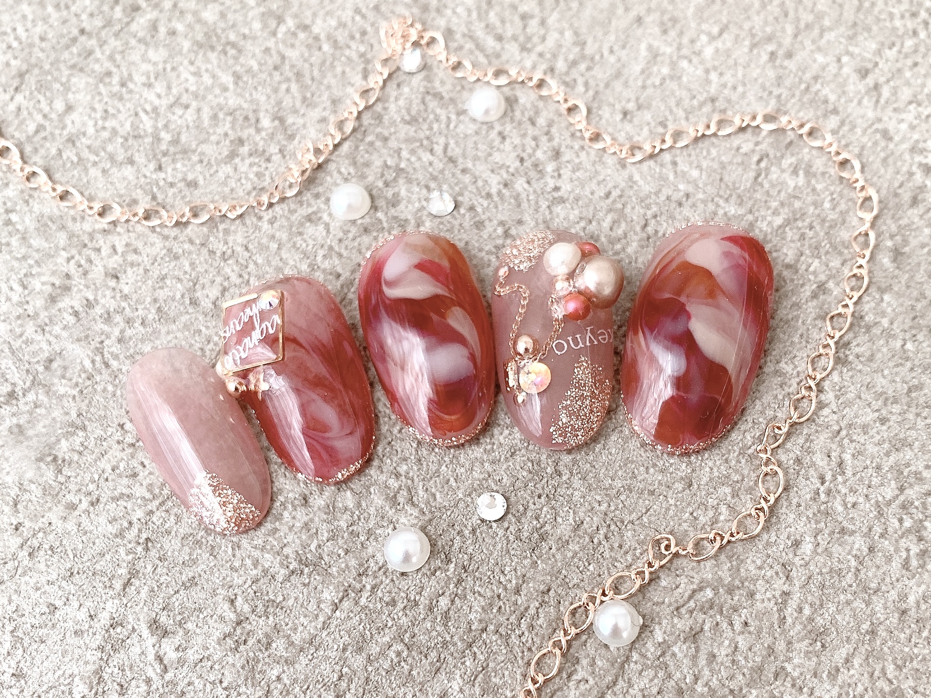 時短♥︎冬におすすめな【赤ニュアンスネイル】のやり方の紹介画像1